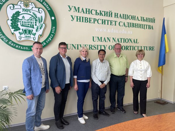 Дводенний візит доктора Хасрата Арджюменда до Уманського національного університету: зміцнення міжнародного партнерства та наукової співпраці