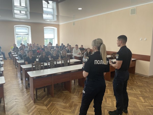 Студентам Уманського НУ розповіли як можна долучитися до лав поліції