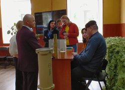 «ДЕСЬ НА ПІДСТУПАХ ДО мОСКВИ»: В Уманському НУ презентували збірку поета і військового Сергія БІДНЯЧУКА