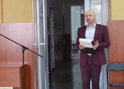 «ДЕСЬ НА ПІДСТУПАХ ДО мОСКВИ»: В Уманському НУ презентували збірку поета і військового Сергія БІДНЯЧУКА