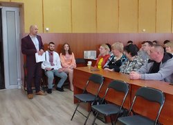 «ДЕСЬ НА ПІДСТУПАХ ДО мОСКВИ»: В Уманському НУ презентували збірку поета і військового Сергія БІДНЯЧУКА