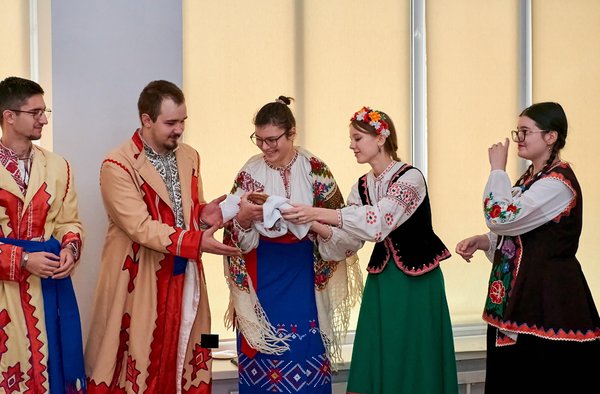 Студенти УНУ провели Андріївські вечорниці