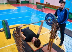 Відбувся Кубок УНУ з класичного жиму