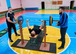 Відбувся Кубок УНУ з класичного жиму