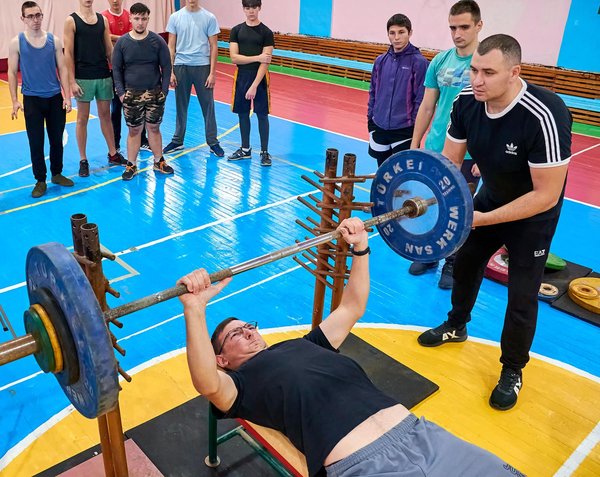 Відбувся Кубок УНУ з класичного жиму