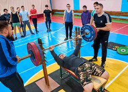 Відбувся Кубок УНУ з класичного жиму