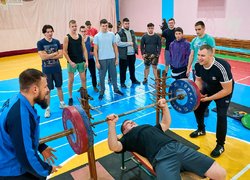 Відбувся Кубок УНУ з класичного жиму