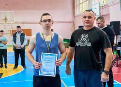 Відбувся Кубок УНУ з класичного жиму