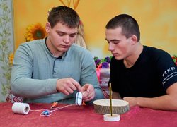 Майстерність, що оберігає: університетська родина створювала ляльку-мотанку