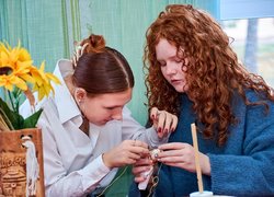 Майстерність, що оберігає: університетська родина створювала ляльку-мотанку