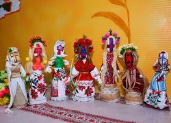 Майстерність, що оберігає: університетська родина створювала ляльку-мотанку