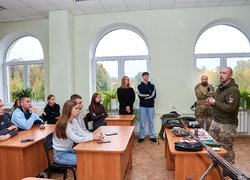 Зустріч студентів Уманського національного університету з представниками штурмової бригади Національної поліції України «Лють»