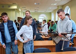 Зустріч студентів Уманського національного університету з представниками штурмової бригади Національної поліції України «Лють»