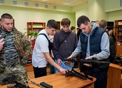 Зустріч студентів Уманського національного університету з представниками штурмової бригади Національної поліції України «Лють»