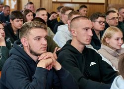Військовий обов’язок і сила волонтерства: урок патріотизму для молоді