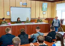 Військовий обов’язок і сила волонтерства: урок патріотизму для молоді