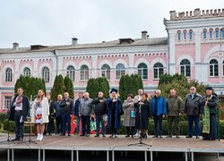 Університет урочисто посвятив першокурсників у студентську родину