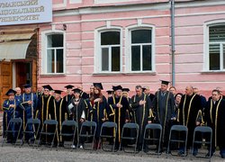 Університет урочисто посвятив першокурсників у студентську родину