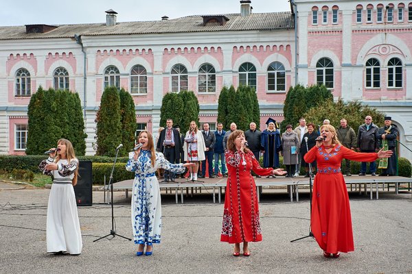 Університет урочисто посвятив першокурсників у студентську родину