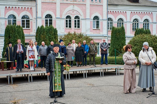 Університет урочисто посвятив першокурсників у студентську родину