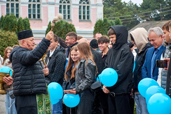 Університет урочисто посвятив першокурсників у студентську родину