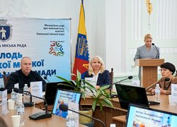 Здобувачі освіти та молоді вчені УНУ долучилися до зустрічі з головою Черкаської ОВА Ігорем Табурцем