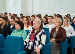 Здобувачі освіти та молоді вчені УНУ долучилися до зустрічі з головою Черкаської ОВА Ігорем Табурцем