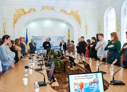 Здобувачі освіти та молоді вчені УНУ долучилися до зустрічі з головою Черкаської ОВА Ігорем Табурцем