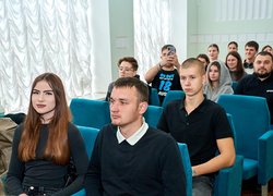 Здобувачі освіти та молоді вчені УНУ долучилися до зустрічі з головою Черкаської ОВА Ігорем Табурцем