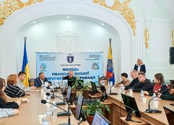 Здобувачі освіти та молоді вчені УНУ долучилися до зустрічі з головою Черкаської ОВА Ігорем Табурцем