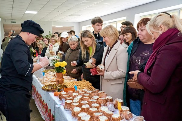 Ярмарок «Разом до перемоги» – добра традиція інженерно-технологічного факультету УНУ