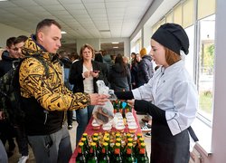 Ярмарок «Разом до перемоги» – добра традиція інженерно-технологічного факультету УНУ