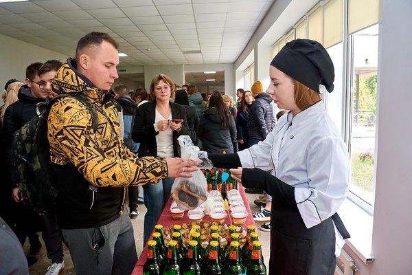 Ярмарок «Разом до перемоги» – добра традиція інженерно-технологічного факультету УНУ