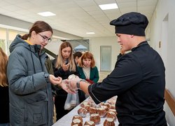 Ярмарок «Разом до перемоги» – добра традиція інженерно-технологічного факультету УНУ