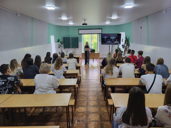 «Перемагає той, хто пам’ятає»: в УНУ розпочали навчальний рік з лекції-пам’яті героям України