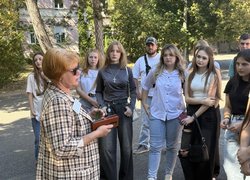 Бібліотека УНУ відкриває двері у світ традицій і культурної спадщини університету