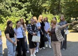 Бібліотека УНУ відкриває двері у світ традицій і культурної спадщини університету