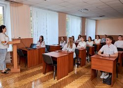 «Перемагає той, хто пам’ятає»: в УНУ розпочали навчальний рік з лекції-пам’яті героям України