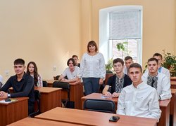 «Перемагає той, хто пам’ятає»: в УНУ розпочали навчальний рік з лекції-пам’яті героям України