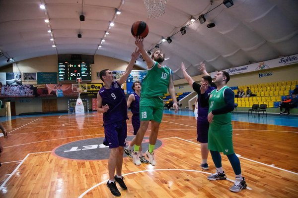 Баскетбольні баталії у Черкасах: студенти УНУ – серед призерів обласного етапу «Пліч-о-пліч»