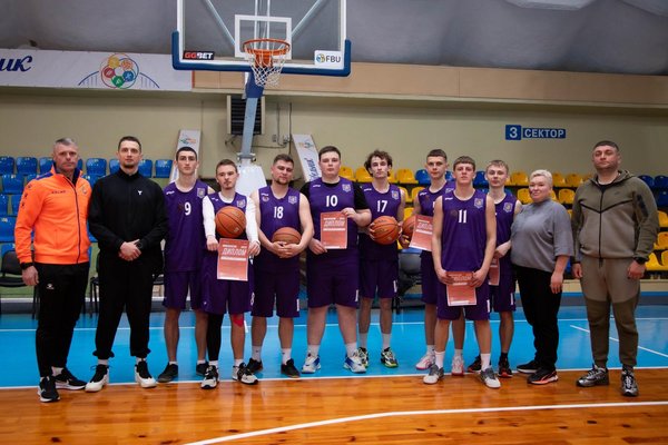 Баскетбольні баталії у Черкасах: студенти УНУ – серед призерів обласного етапу «Пліч-о-пліч»