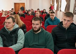 В УНУ відбувся кінопоказ документального фільму «Хлібний капітан України»