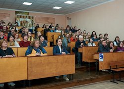 Гумор крізь війну: творча зустріч із військовим і письменником Віталієм Запекою