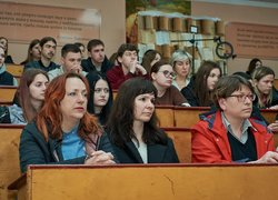 Гумор крізь війну: творча зустріч із військовим і письменником Віталієм Запекою