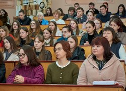 Гумор крізь війну: творча зустріч із військовим і письменником Віталієм Запекою