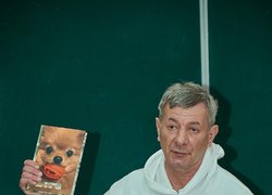 Гумор крізь війну: творча зустріч із військовим і письменником Віталієм Запекою