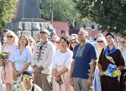 Університетська спільнота УНУ долучилася до відкриття меморіалу Євгену Коновальцю