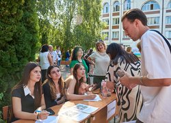 «Свої серед своїх»: зустріч поколінь у рідному університеті