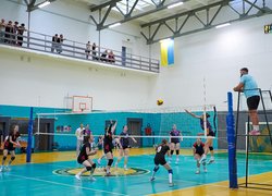 У спортивній залі УНУ відбувся випускний матч  волейбольного клубу «АВІОН»