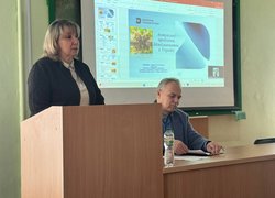 В УНУ обговорювали актуальні питання розвитку бджільництва в Україні